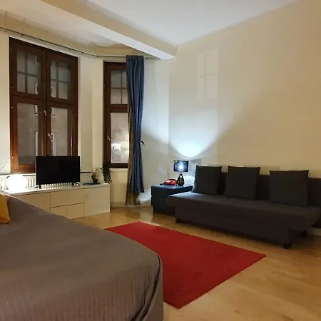 Cinema Large Studio